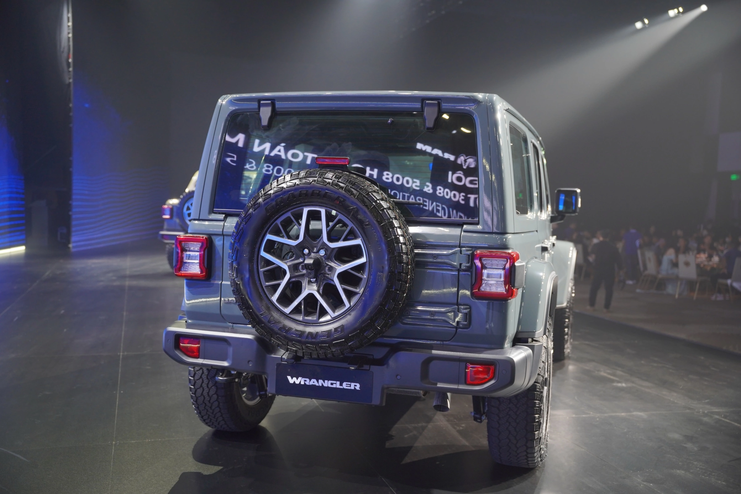 Giá xe Jeep-Wrangler-2026- chỉ từ 3 tỷ đồng vietnam247.net